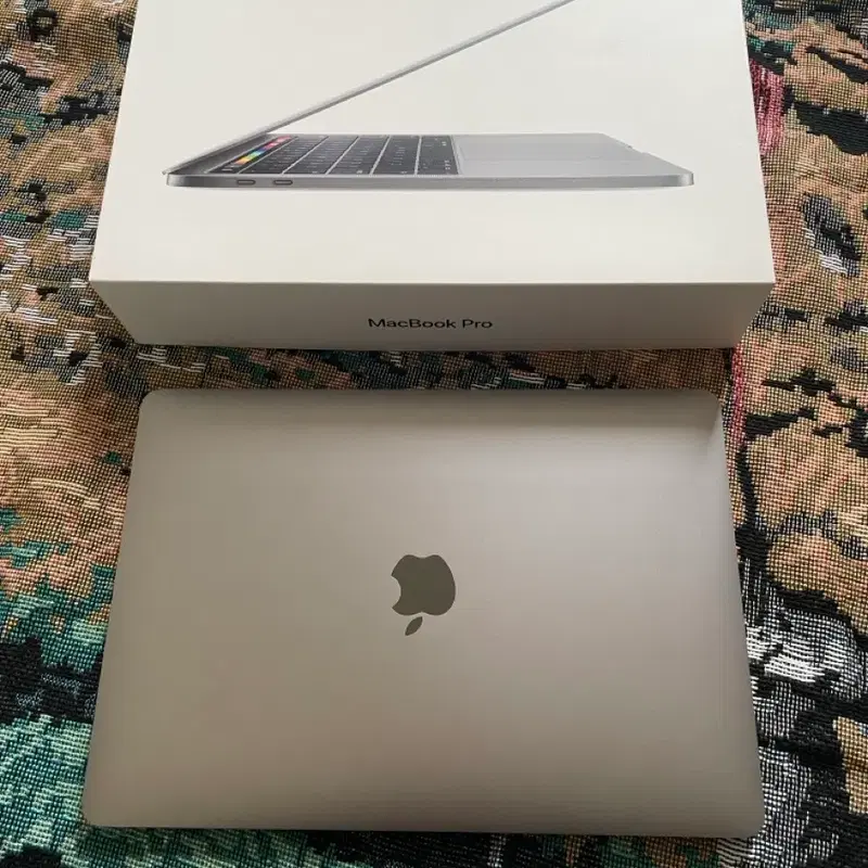 애플 맥북프로 2019 13인치 CTO 16GB 512GB (썬더볼트 4포트)