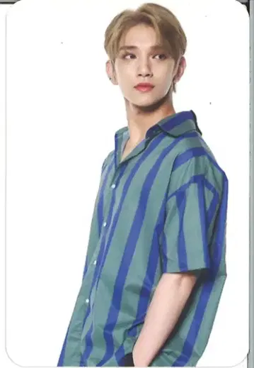 SEVENTEEN JOSHUA 더 샘 화이트 배경