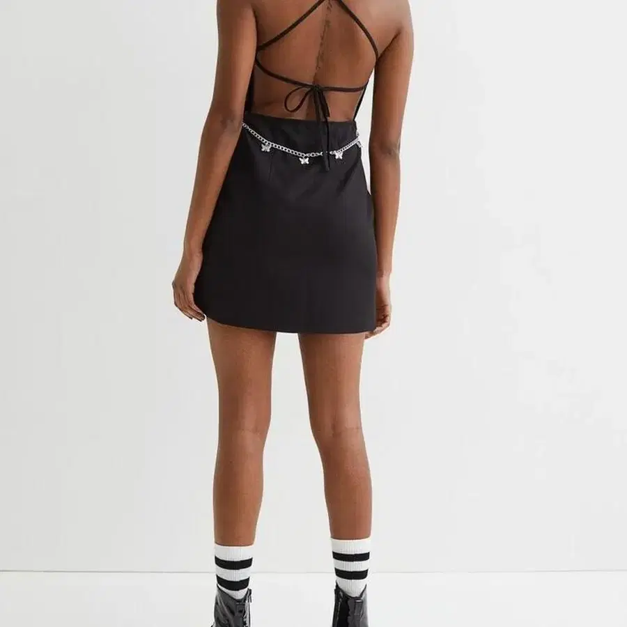 H&M 나비 체인 나시 원피스 블랙 버터플라이 체인 원피스 힙 시크