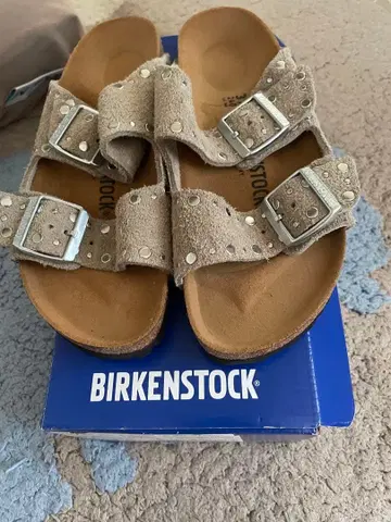 BIRKENSTOCK 애리조나 스터드 샌들 37
