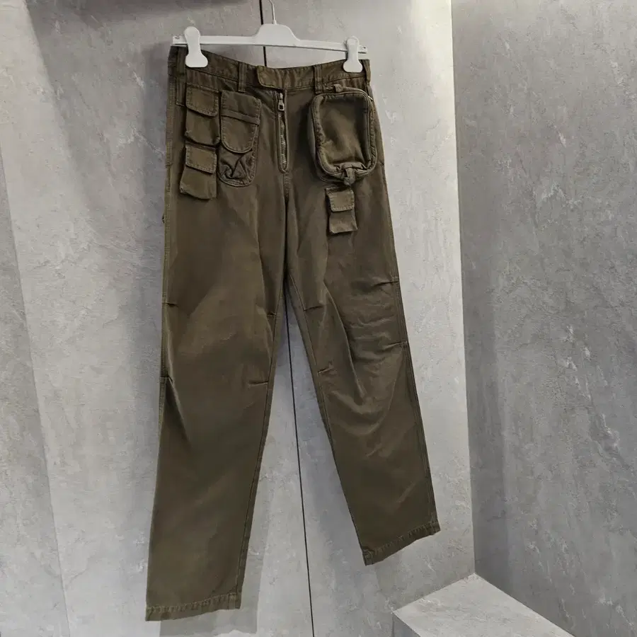 루이비통 버질아블로 유틸 멀티 포켓 한정 팬츠