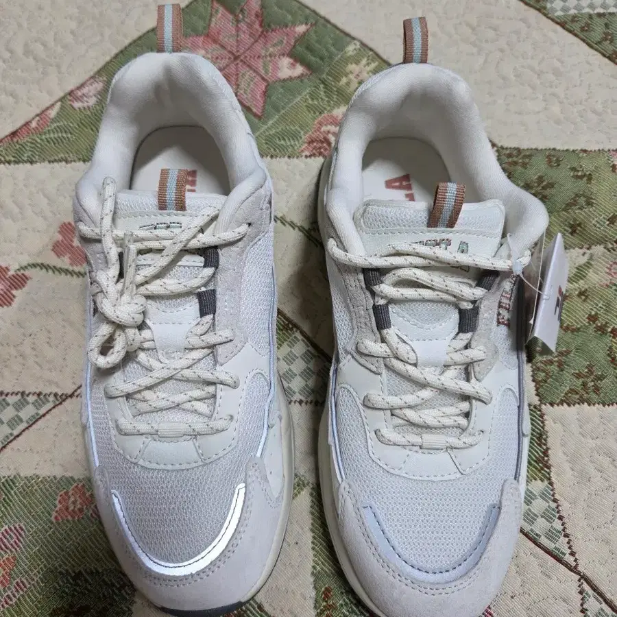 필라 새운동화