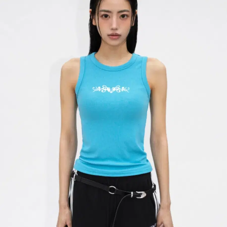 BASIC LOGO SLEEVELESS TOP BLUE