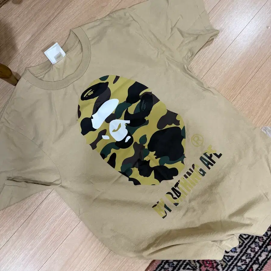 베이프 카모 반팔티 베이지