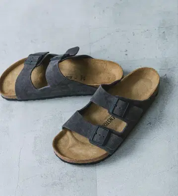 BIRKENSTOCK Arizona 41 어반 리서치 도어스 샌들
