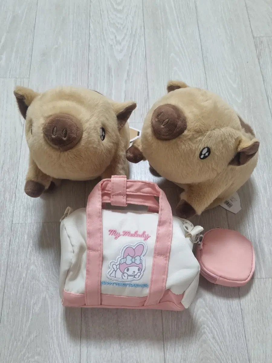 초롱초롱 멧돼지 인형 + 마이멜로디 가방