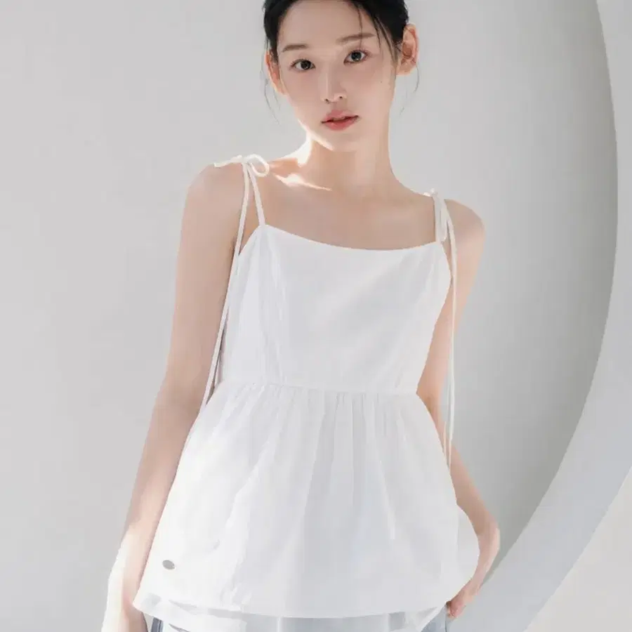 비비셔스_Ribbon Strap Prill Sleeveless