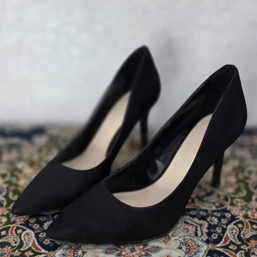 찰스앤키스 스웨이드 펌프스 힐 CHARLES & KEITH