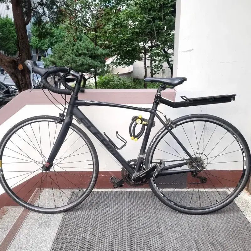 상태 좋고 바로 운행 가능한 엘파마 E2500c 로드 자전거 팝니다 ^^