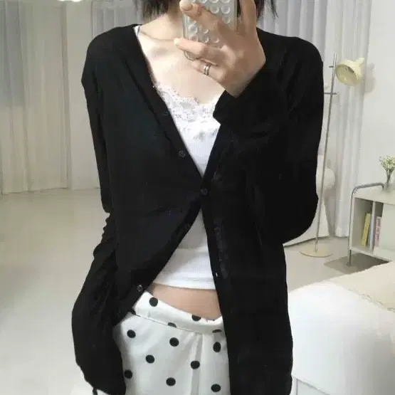 에이블리 릴리 브이넥 데일리 골지 여름 가디건 모어댄슈가 썸모어블랙
