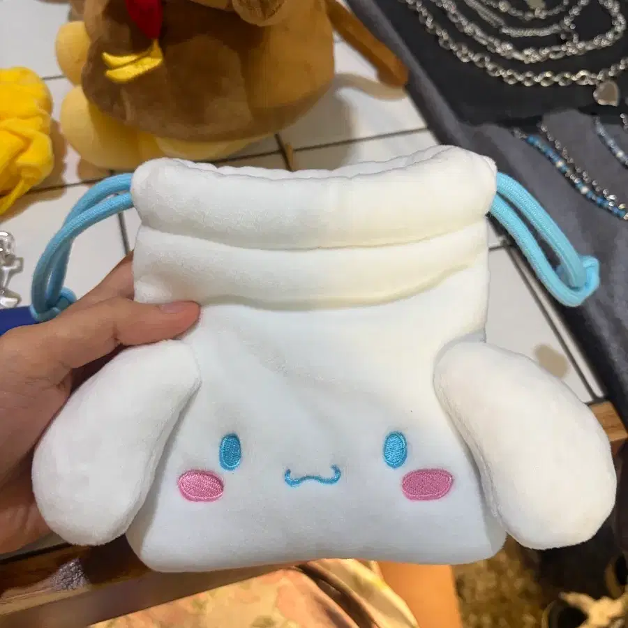산리오 시나모롤 파우치