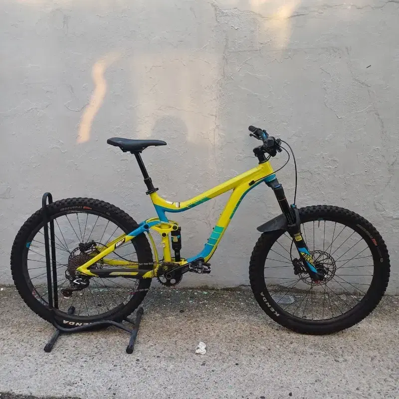 자이언트 레인2 풀샥 mtb 전기오토바이 대차 및 판매
