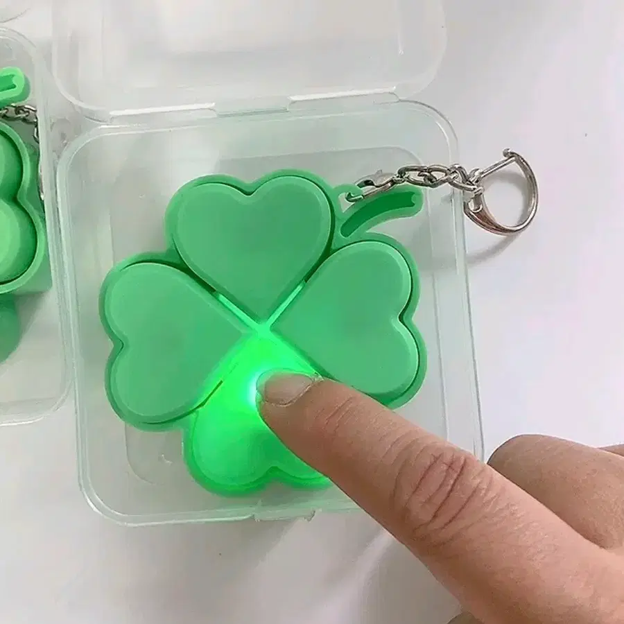 네잎클로버 LED 클리커 키링