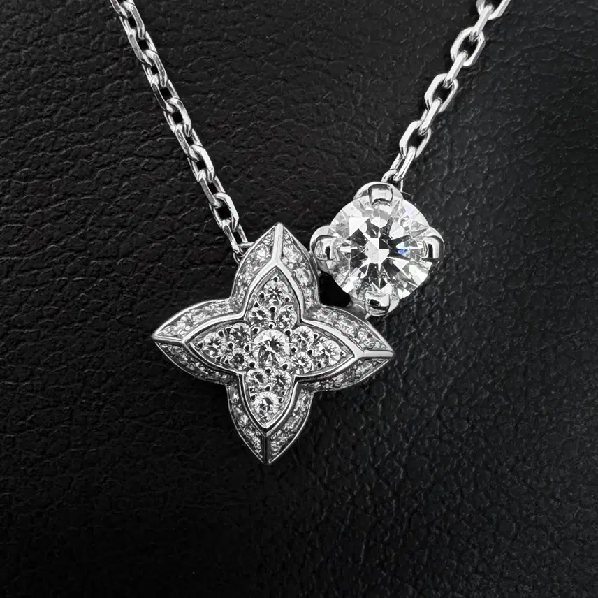 루이비통 LV 다이아몬드 목걸이 0.30ct 사진 1