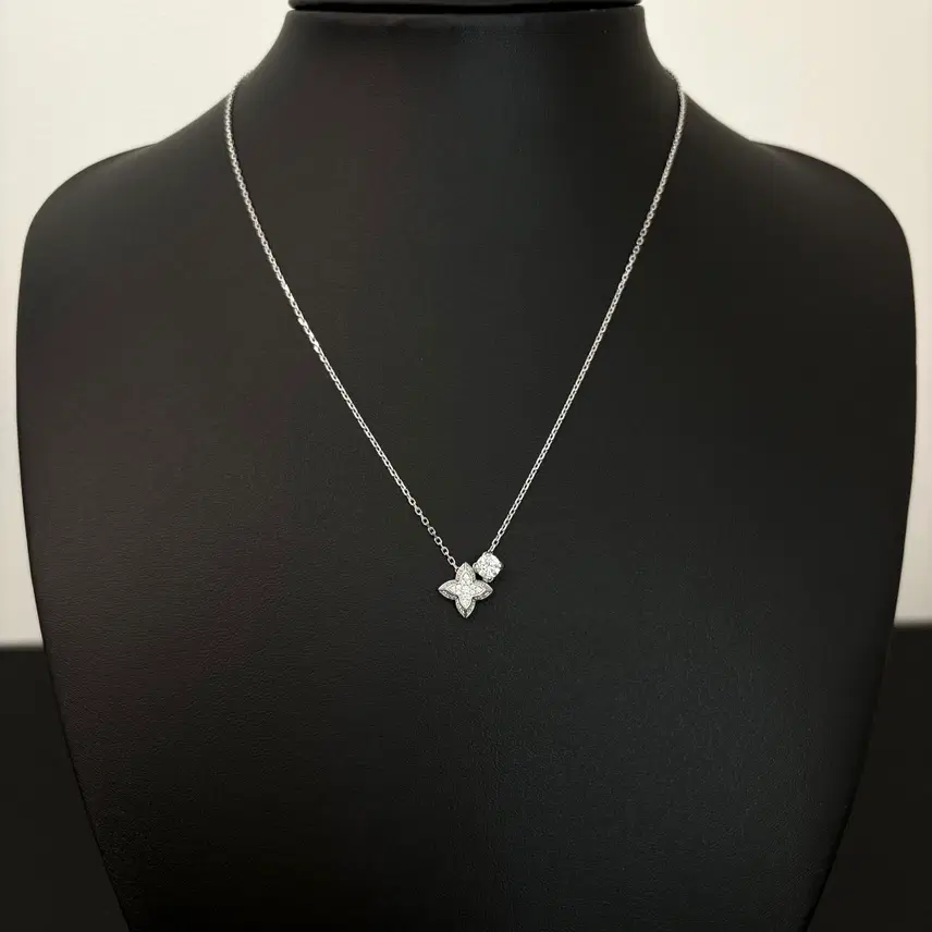 루이비통 LV 다이아몬드 목걸이 0.30ct 사진 3
