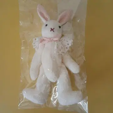 토끼 봉제 인형 레이스 카라 부착