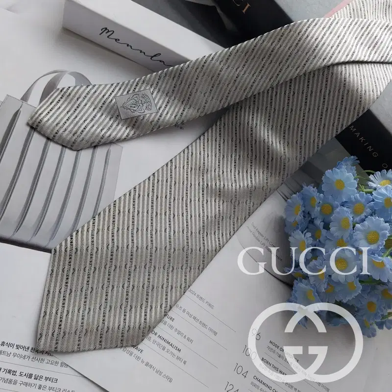 GUCCI 구찌 실크 라이트 그레이 인터로킹 로고 패턴 넥타이 8.1cm A등급 K3227