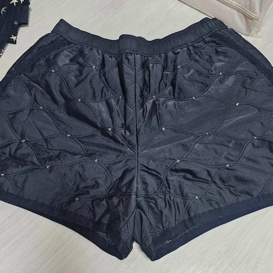 넘버프로젝트 패딩 쇼츠 66사이즈