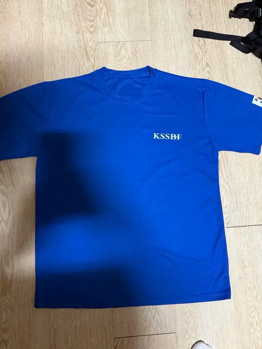 kssbf 하늘색 xl사이즈 입니다 3xl로 교환 원합니다. 다른 색상도 다 좋습니다 메세지 남겨주세요