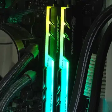 G.SKILL DDR4-3200 CL16 TRIDENT Z RGB 패키지 16GB (8GBx2) 튜닝램