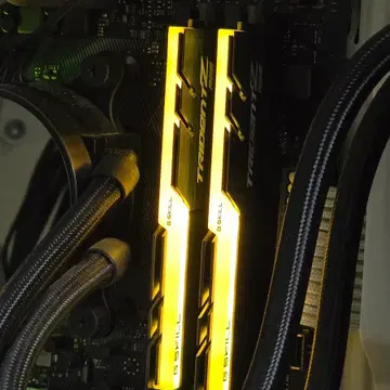 G.SKILL DDR4-3200 CL16 TRIDENT Z RGB 패키지 16GB (8GBx2) 튜닝램