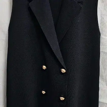 자라(ZARA) 블랙 더블 버튼 롱 베스트