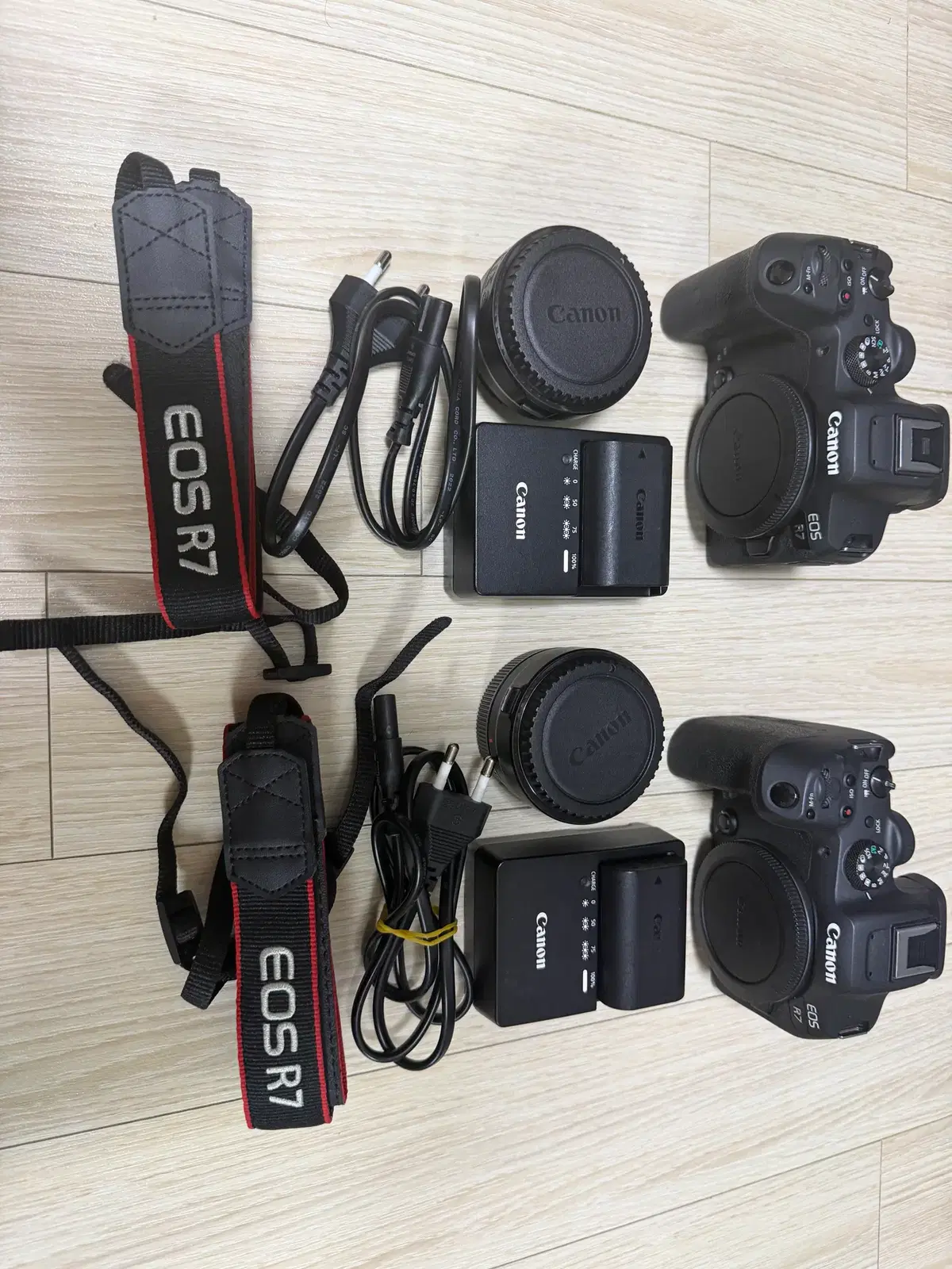 캐논 r7,eos-r 어댑터 2대 판매합니다.