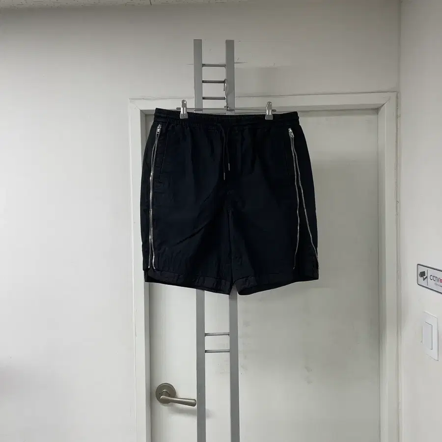 준지 사이드 지퍼 반바지 48