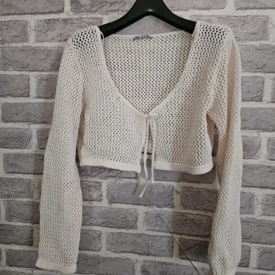 ZARA 아이보리 펀칭 크롭가디건L/알뜰한여우