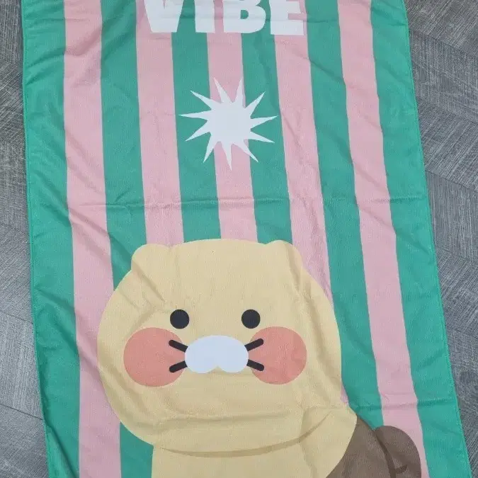 비치타월 여름바이브 캐릭터 패턴 핑크 그린춘식이