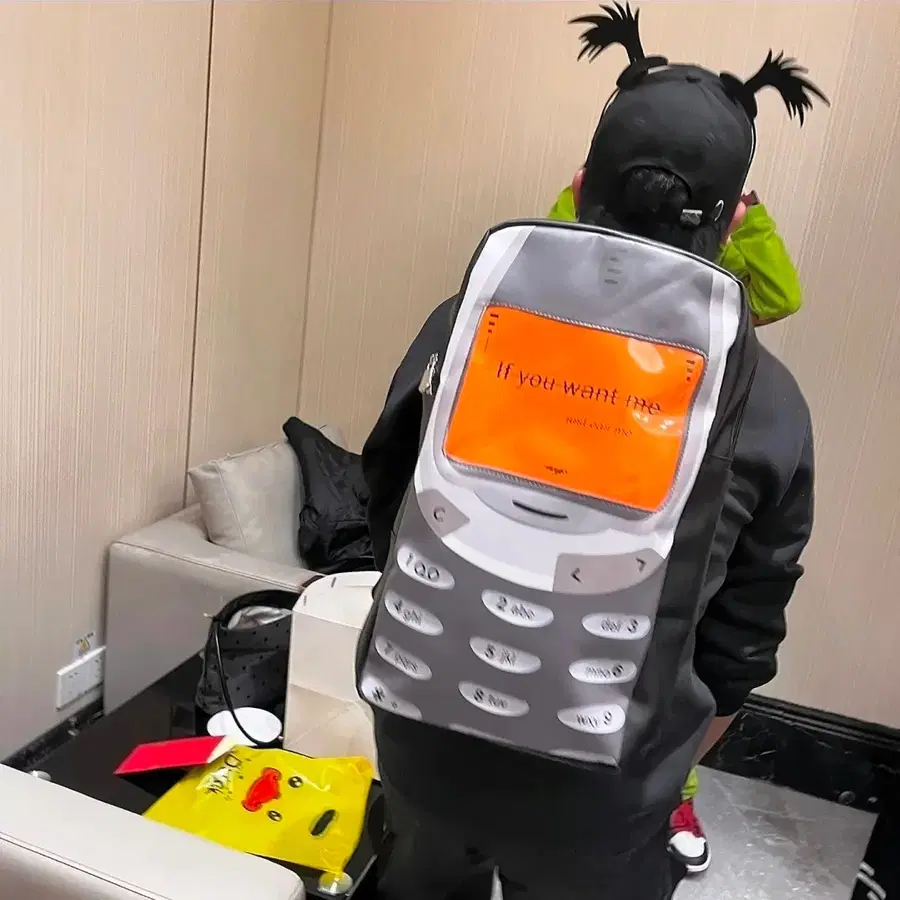 휴대폰 모양 백팩