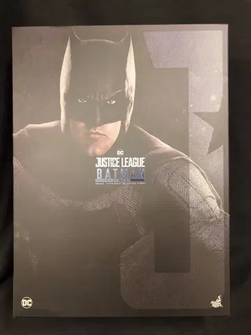 HOTTOYS MOVIE MASTERPIECE BATMAN / DELUXE VERSION MMS456