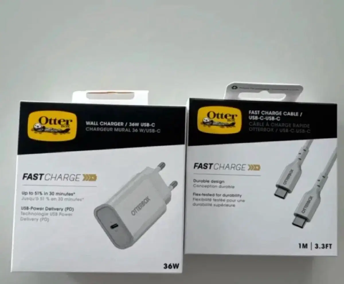 오터박스36W 충전기 + USB-C 케이블 미개봉