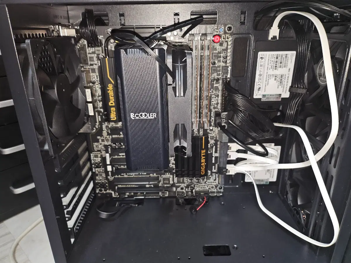 데스크탑 팝니다. i7-4790k , z97x-ud5h bk , 32gb ,사운드카드 포함