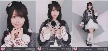 =LOVE 2026년 6월 랜덤 브로마이드 오타니 에미리 2026 June-II (연말 방송 2025 의상) 3종 컴프