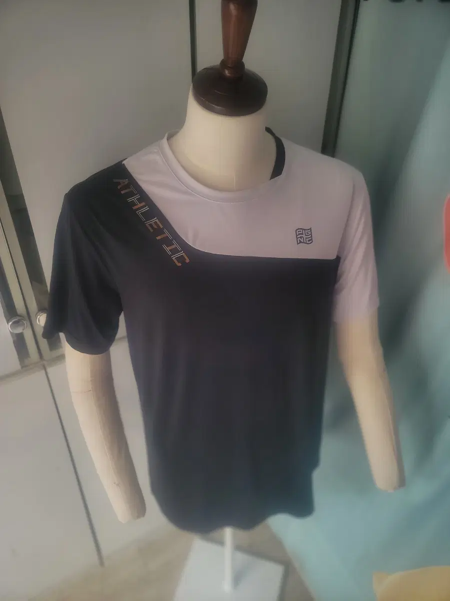 패기앤코 애슬레틱 배색 반팔 티셔츠 105