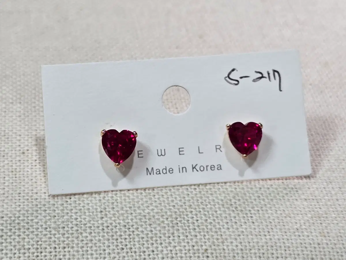하트 큐빅 귀걸이 925은침