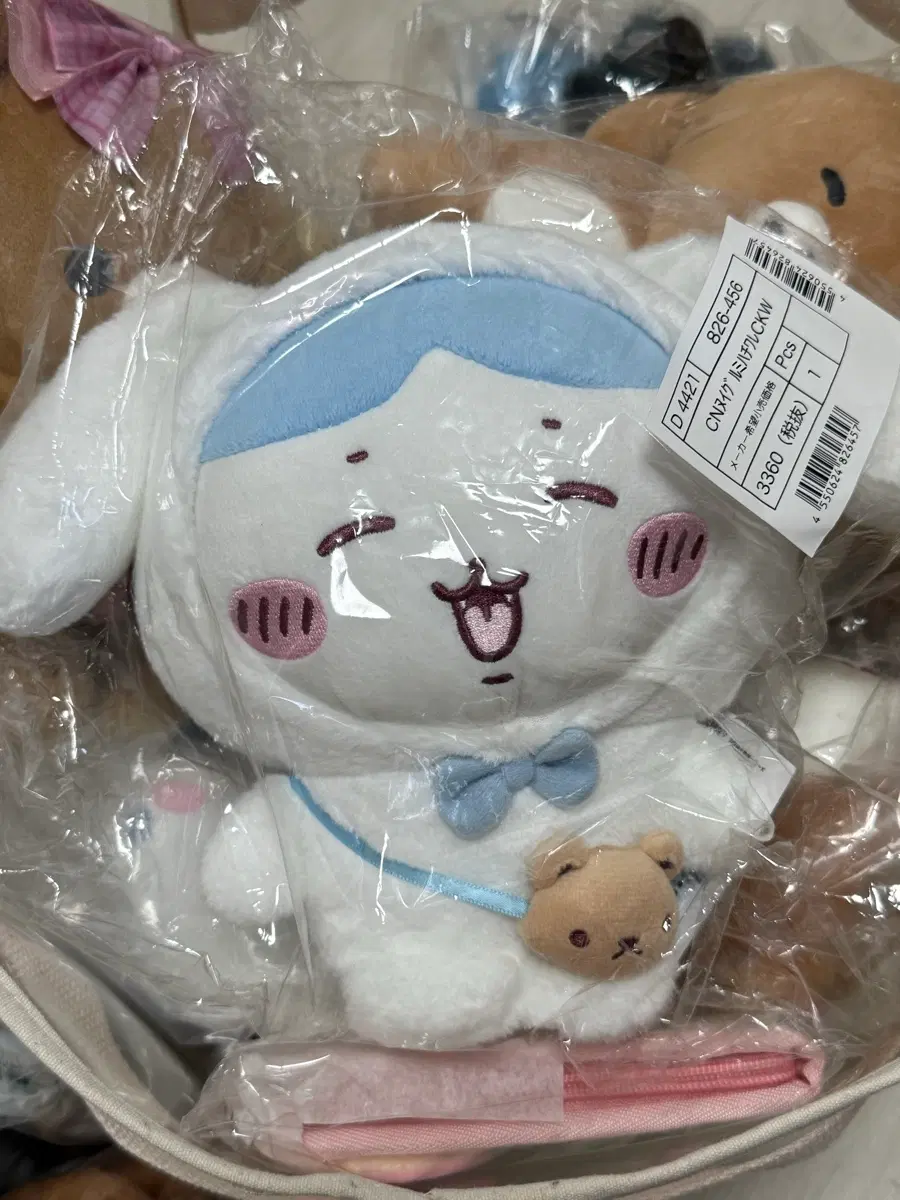 미개봉 새상품 치이카와 산리오 콜라보 마스코트 시나모롤 하치와레 인형 누이