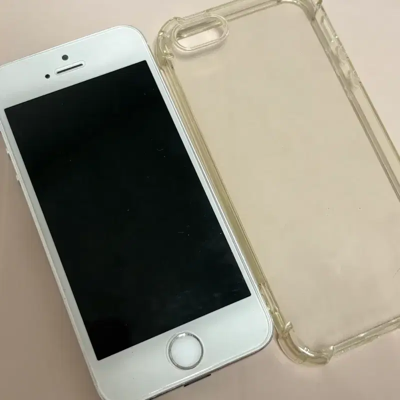 아이폰 5s 실버 + 투명 케이스