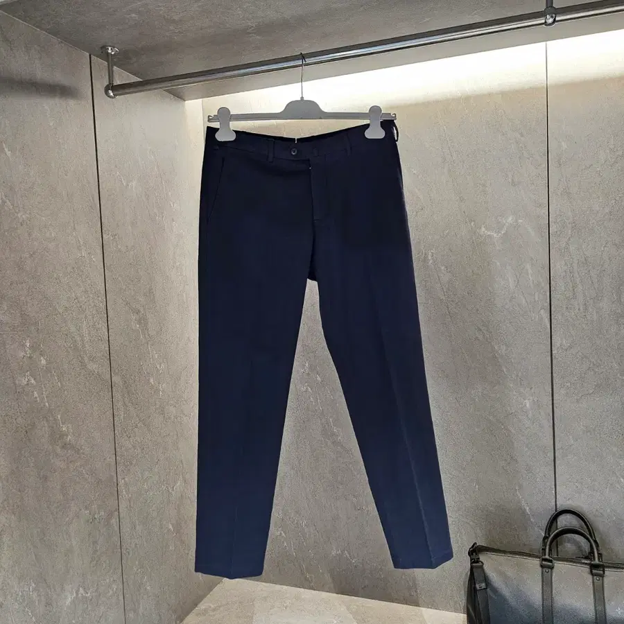 로로피아나 테일러드 엘라스틴 팬츠