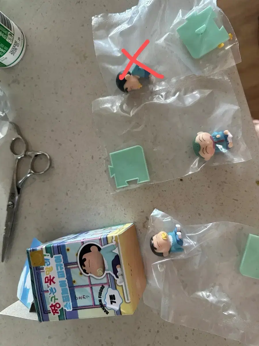 짱구 소꿉놀이피규어입니다
