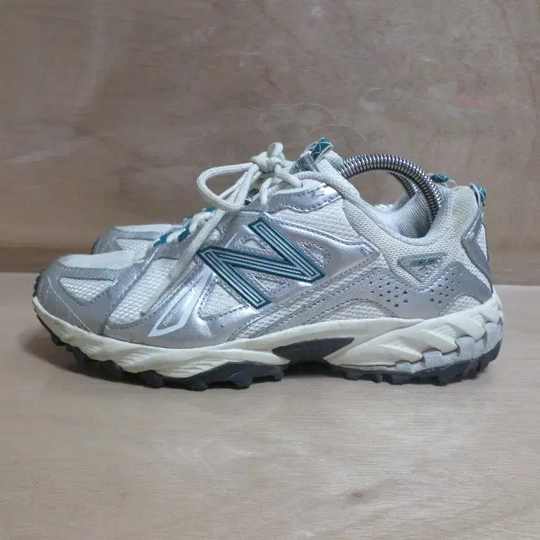 후루룩구제3 245 뉴발란스 ml610 그린 운동화 260727