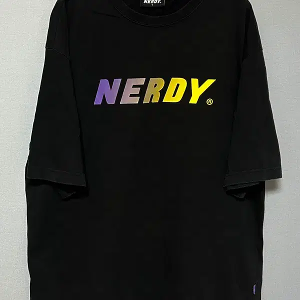 NERDY 널디 그라데이션 빅로고 남자 반팔티 블랙 오버핏 XL 105