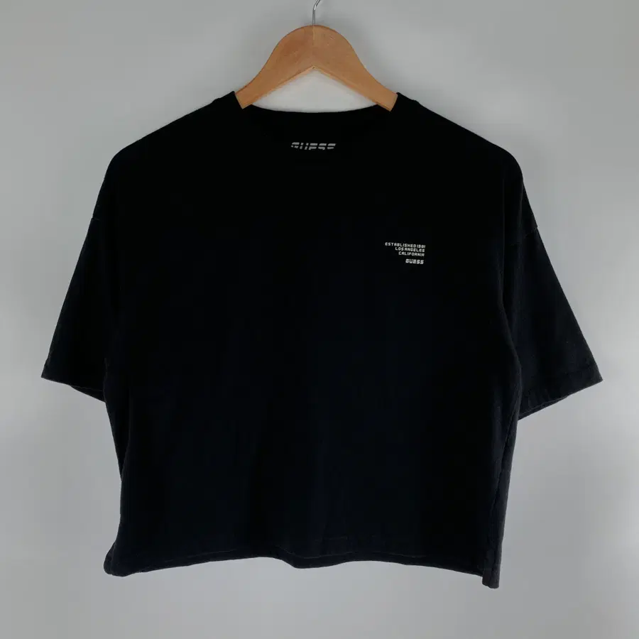 게스 블랙 라운드 반팔티 XS .260726
