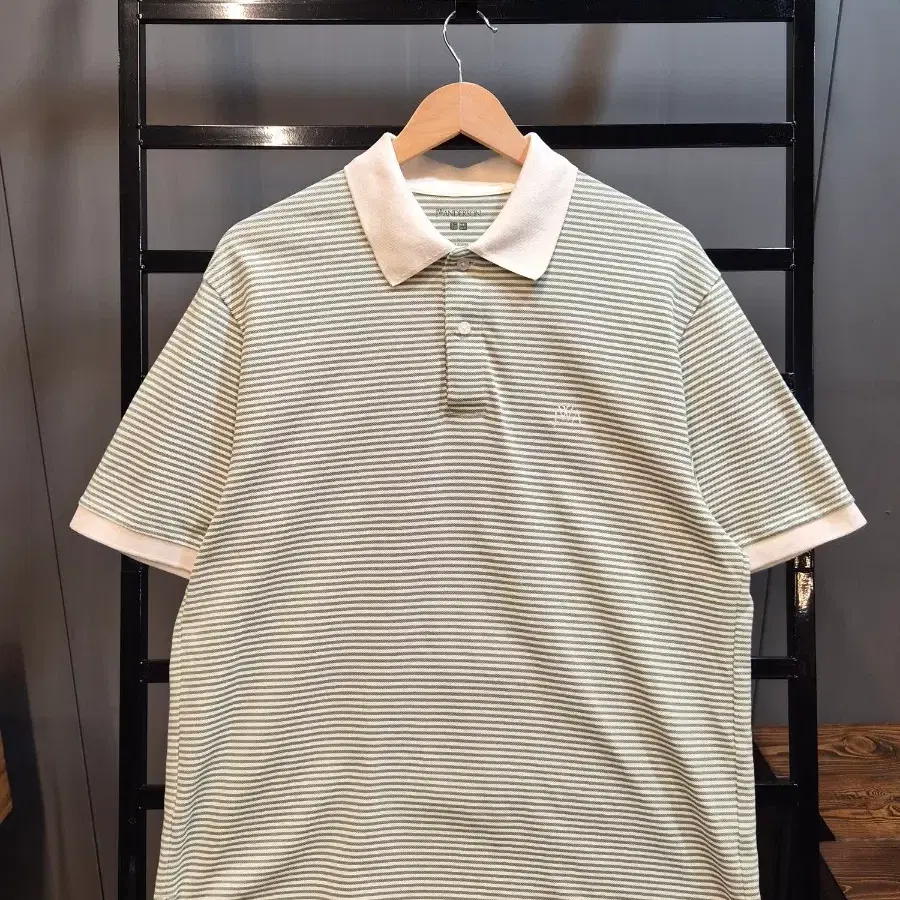[L] 유니클로 UNIQLO x JW앤더슨 JW ANDERSON 그린 스트라이프 카라티 2.5