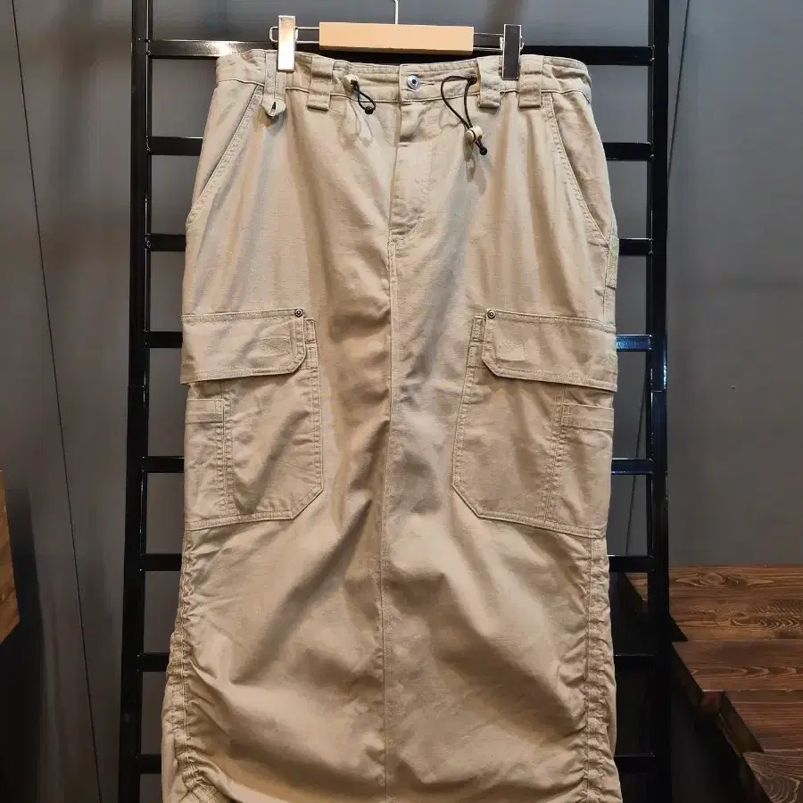 [38] 둘루스 트레이딩 DULUTH TRADING 베이지 리폼 카고 롱 스커트 4.5