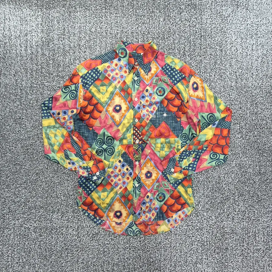 MJ 빈티지9. 지방시(Givenchy) 90s 빈티지 기하학 패턴 셔츠