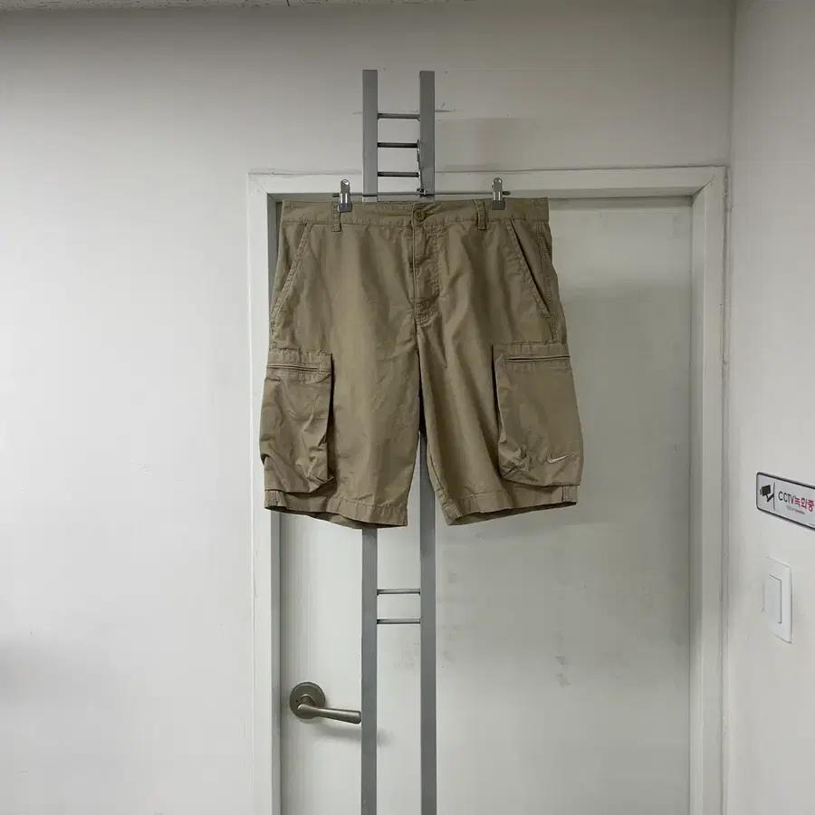 나이키 카고 반바지 베이지 34