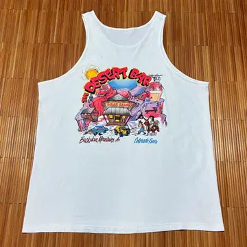 90s 백 프린트 탱크탑 화이트 THE DESERT BAR