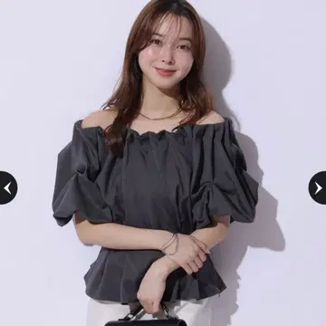 Mystrada 오프숄더 턱 개더 블라우스 새상품 [ 그레이 ]